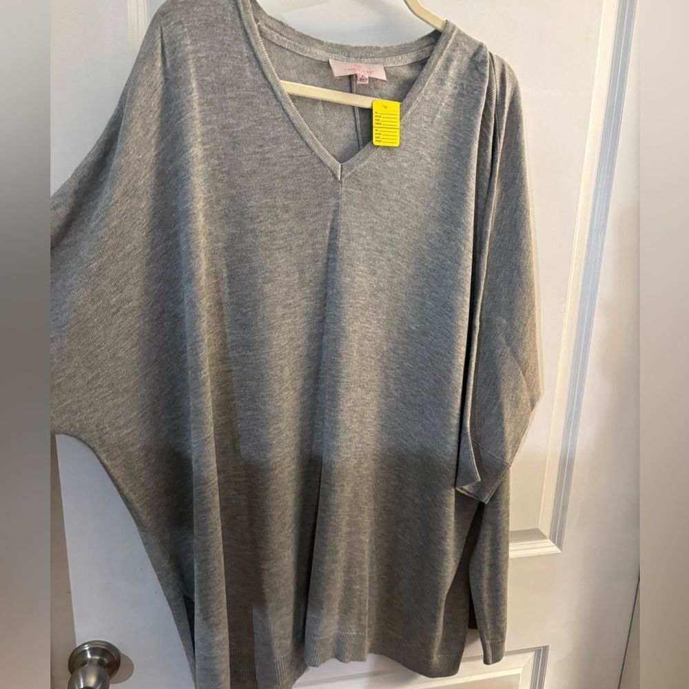 Laurie Felt Gray V-Neck Women's Sweater Top M/L
